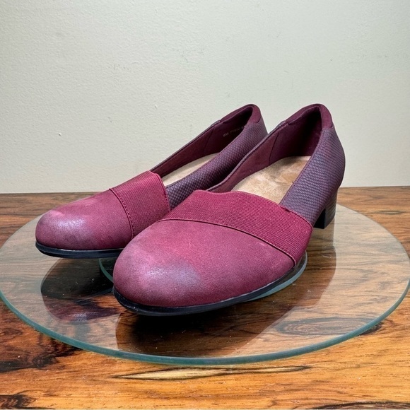 Trotters Melinda Slip-On in Burgundy Snake size 6 - Picture 4 of 16